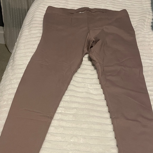 Old Navy Pants - NWT Old Navy women’s fleece lined earthy Mauve leggings size XL